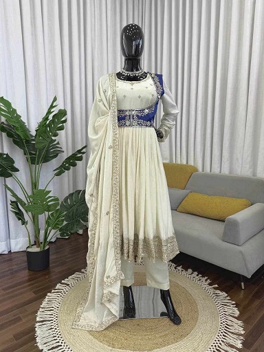 New Beautiful Premium Elegance Gown - Image 4