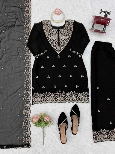 Beautiful Elegent Designer Dress - Image 2